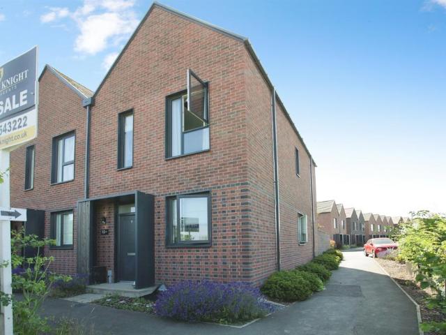 House for sale in Houlton, New Bilton
