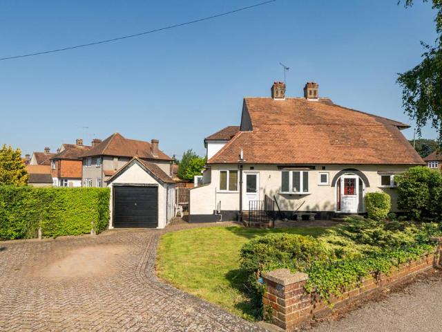 House for sale in West Wickham, Greater London