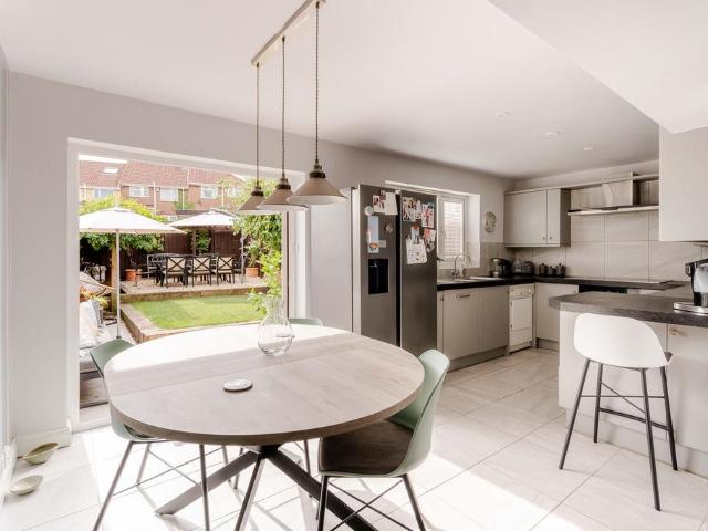 House for sale in Kingswood