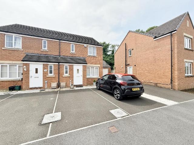 House for sale in Llanedi, Hendy