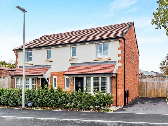 House for sale in Holmes Chapel