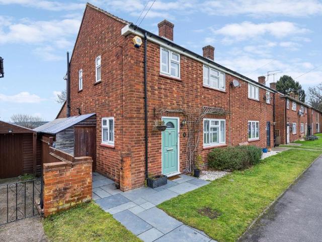 House for sale in Beaconsfield, Forty Green