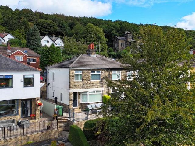 House for sale in Hove Edge, Hipperholme