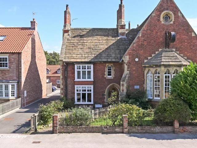 House for sale in Shipton