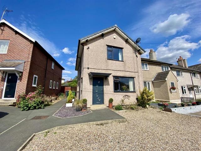 House for sale in Mirfield, West Yorkshire