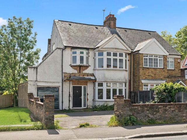 House for sale in Worcester Park, Greater London