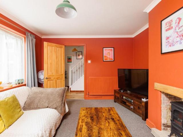House for sale in Kingswood