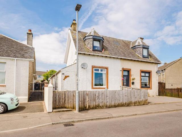 House for sale in New Farm Loch, Scotland