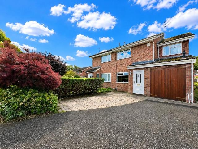 House for sale in Ashton upon Mersey, Trafford Park