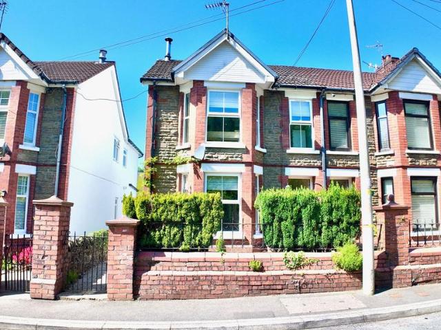 House for sale in Maesycwmmer, Wales