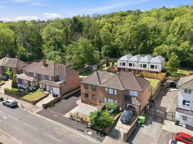 House for sale in London Borough of Croydon, Kenley