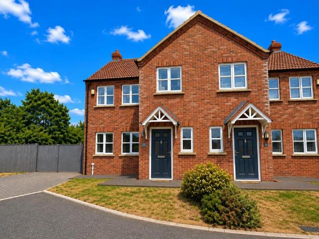 House for sale in Holton le Clay, Belleau