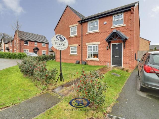 House for sale in Sandbach Heath, Sandbach