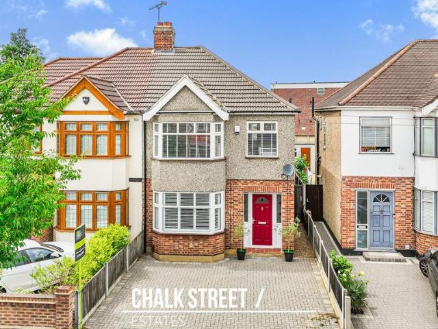 House for sale in Hornchurch, Greater London
