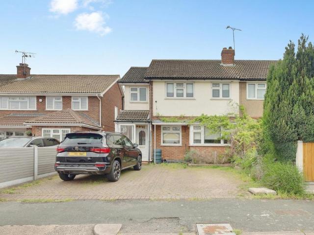 House for sale in Laindon, Essex