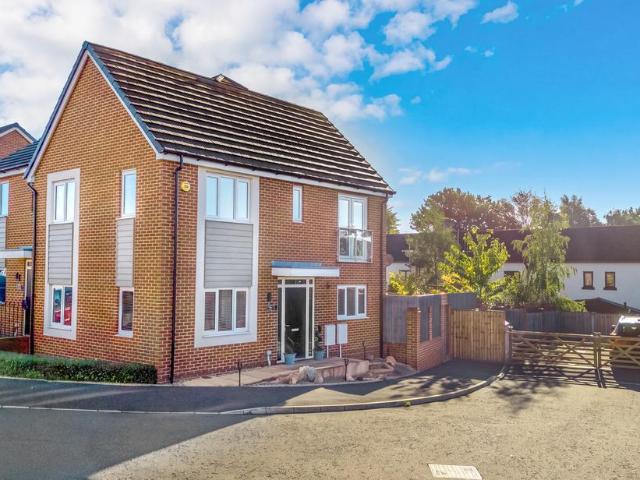 House for sale in Newton-le-Willows, St Helens