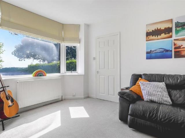 House for sale in Green Close, Warwickshire