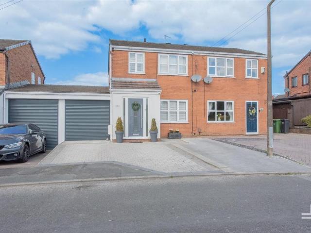 House for sale in Daisy Hill, Bolton