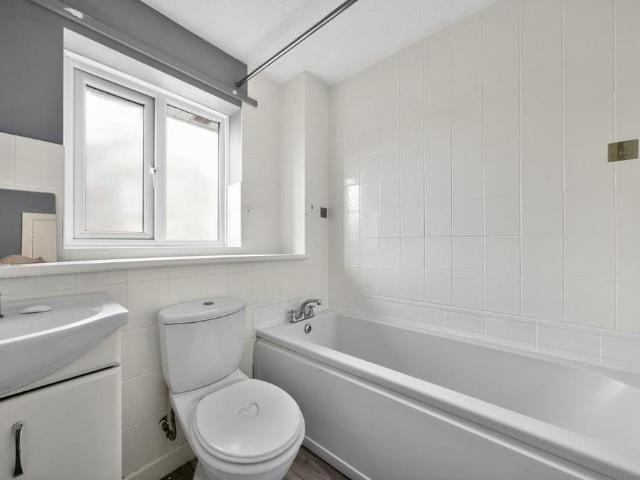 House for sale in Welshpool, Wales