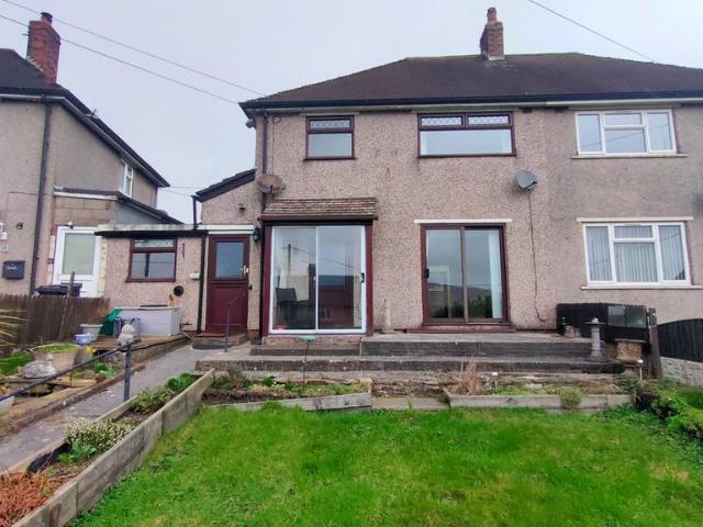 House for sale in Bwlchgwyn, Wales