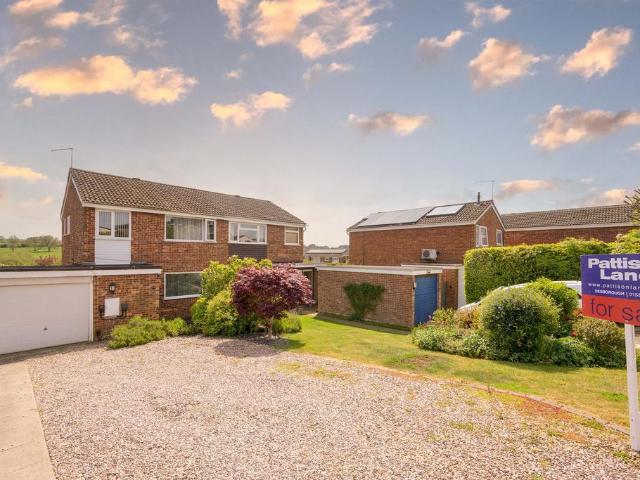 House for sale in Desborough