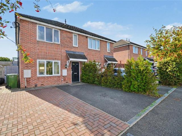 House for sale in Thorpe-on-the-Hill, Leeds