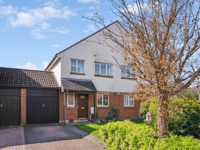 House for sale in Moneyhill, Batchworth