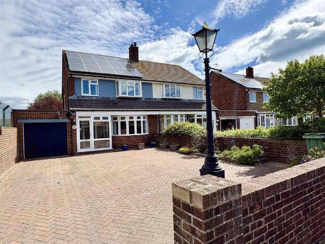 House for sale in Bridgemere, Eastbourne