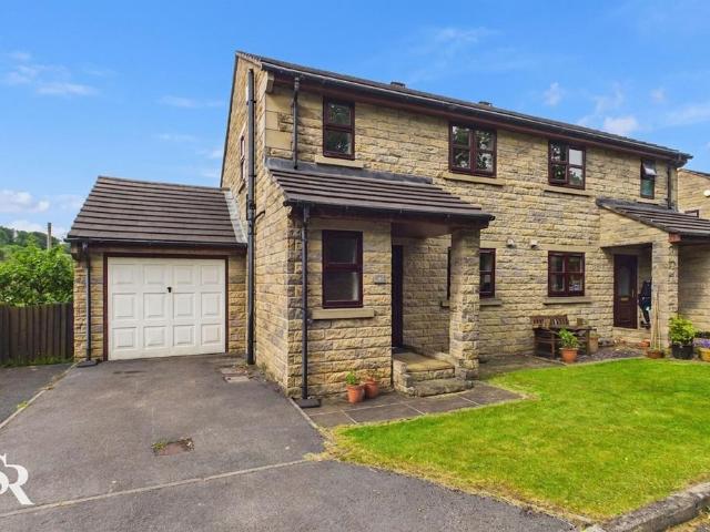 House for sale in Charlesworth, East Midlands