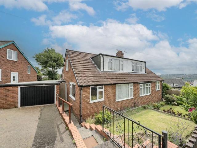 House for sale in Farsley, West Yorkshire