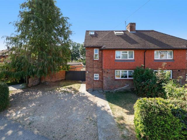 House for sale in Burstow, Hillview
