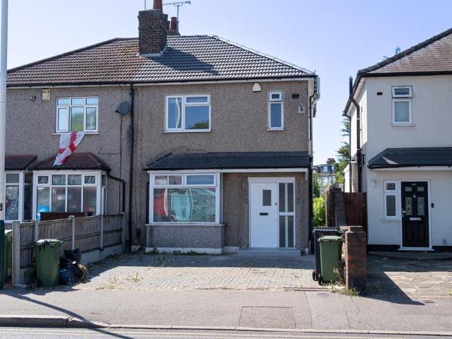 House for sale in Gidea Park, Greater London