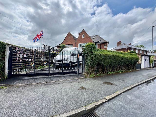 House for sale in Georgia, Greater Manchester