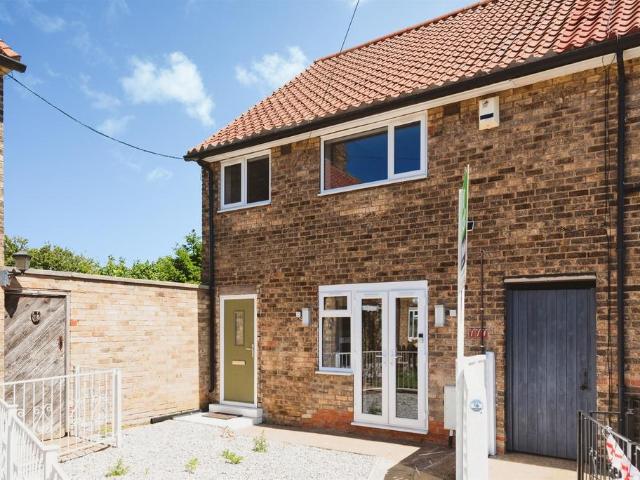 House for sale in Longhill, Hull