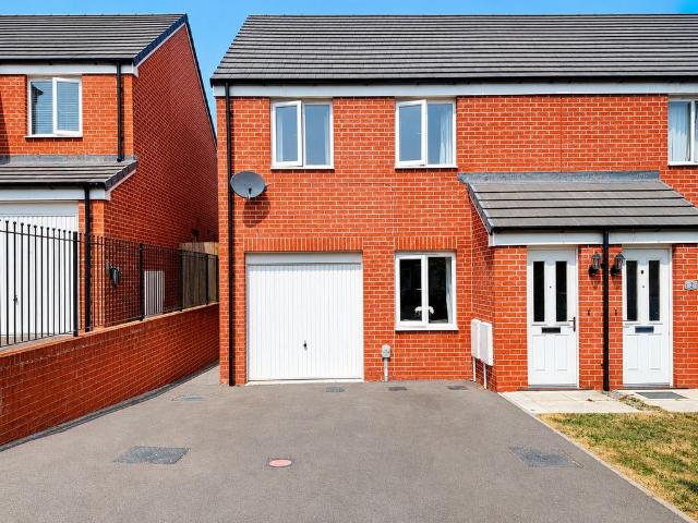 House for sale in Brynna, Wales