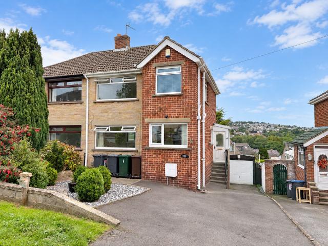 House for sale in Bracken Bank, Bradford