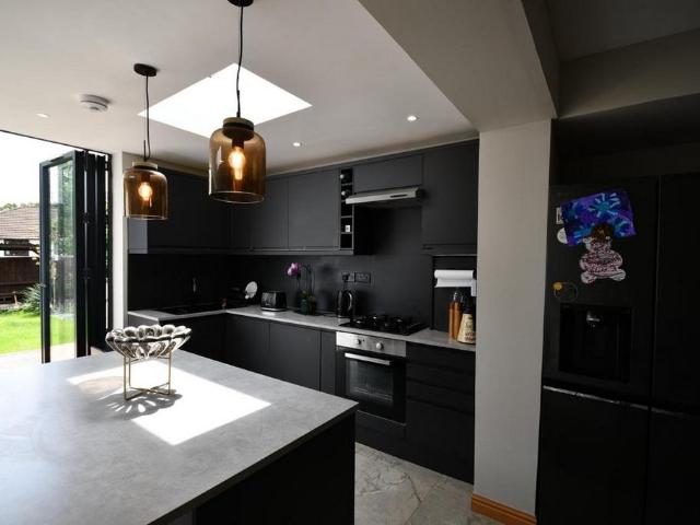 House for sale in Broadfields, Greater London