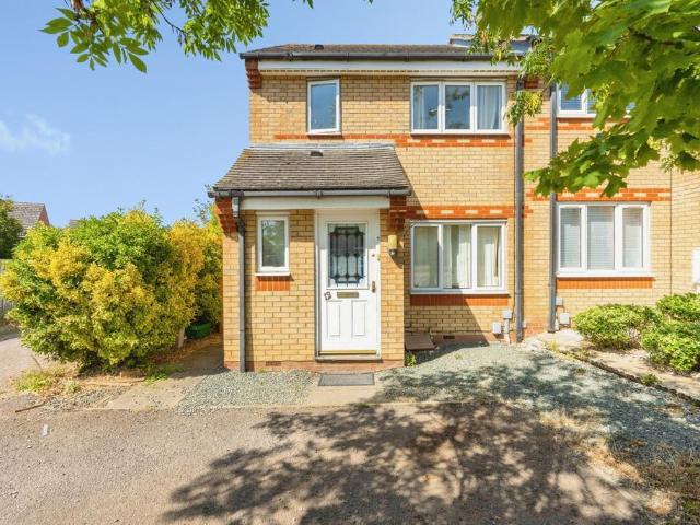 House for sale in Harrowden, Bedford
