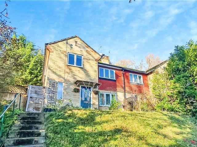 House for sale in Hillview, Surrey
