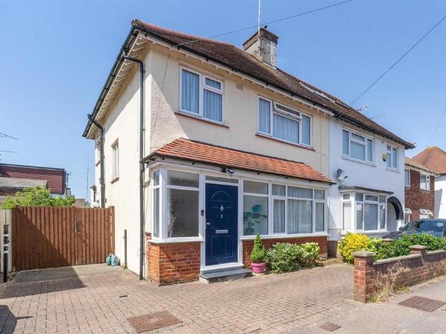House for sale in Elstree and Borehamwood, Borehamwood