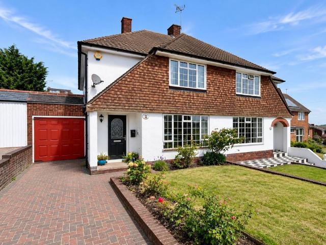 House for sale in Albany Park, Greater London