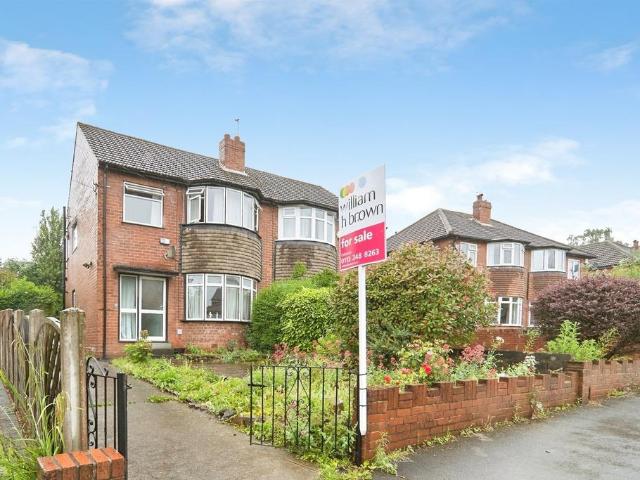 House for sale in Hollin Park, Oakwood