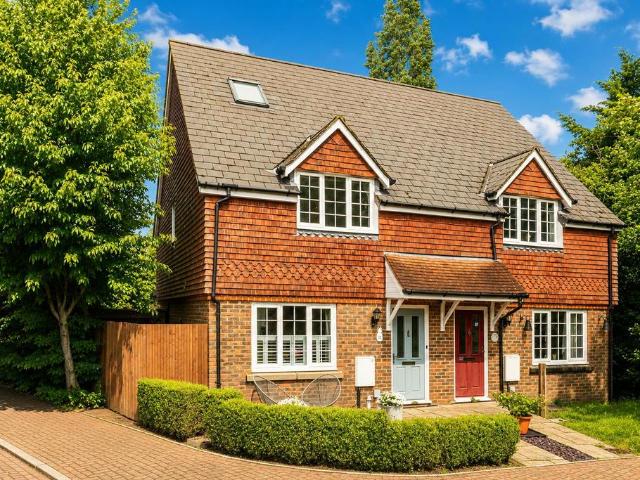 House for sale in Perryfields, West Sussex