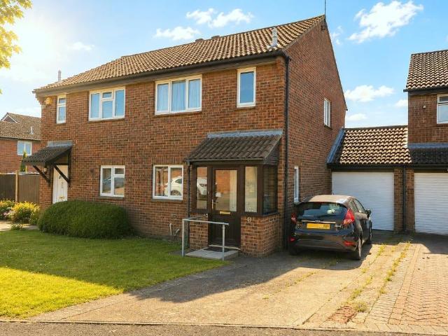 House for sale in Warden Hill, Luton