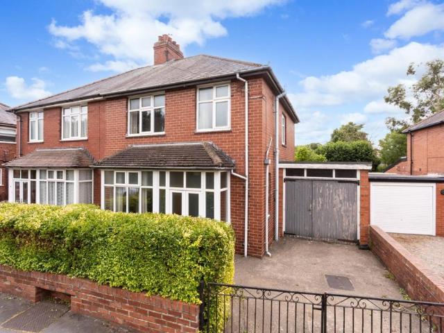 House for sale in High Field, York