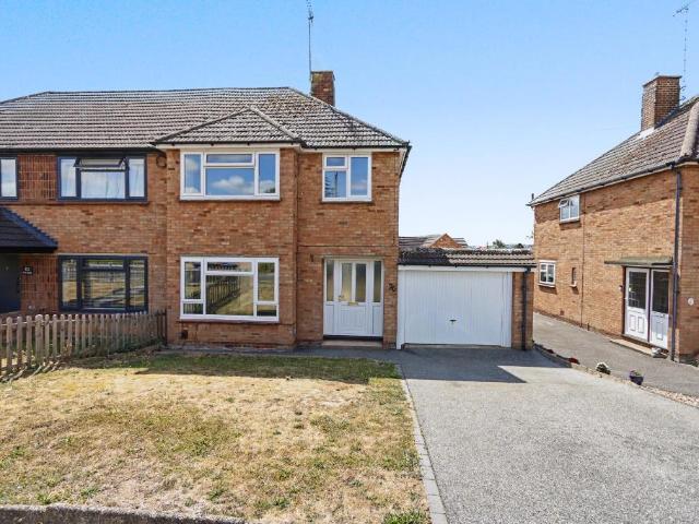 House for sale in Oakfield, King's Walden