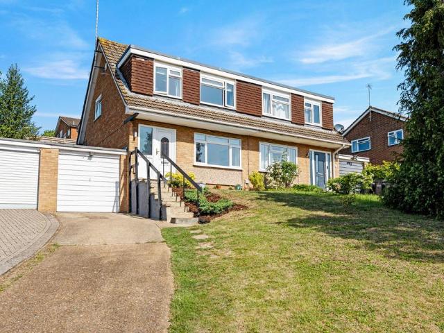 House for sale in London Borough of Croydon, Selsdon
