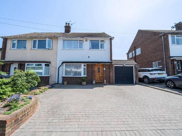 House for sale in Hawley, Monks Orchard