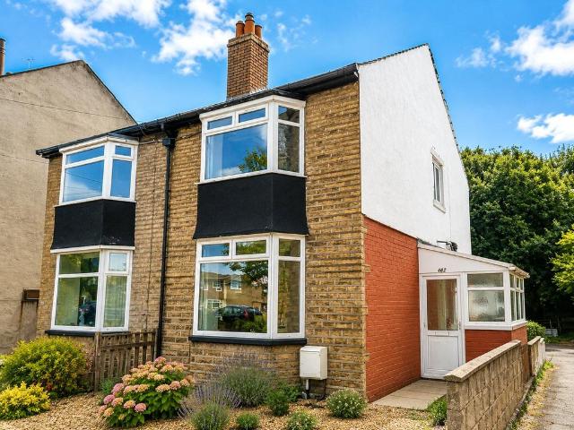House for sale in Huddersfield, West Yorkshire