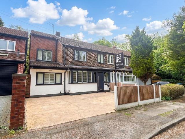 House for sale in Roe Green, Salford
